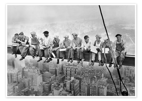 Obreros almorzando en un rascacielos pósters para la pared Cuadros decoración para cualquier habitación 40 x 30 cm Blanco y negro Fotografía en blanco y negro Láminas decorativas